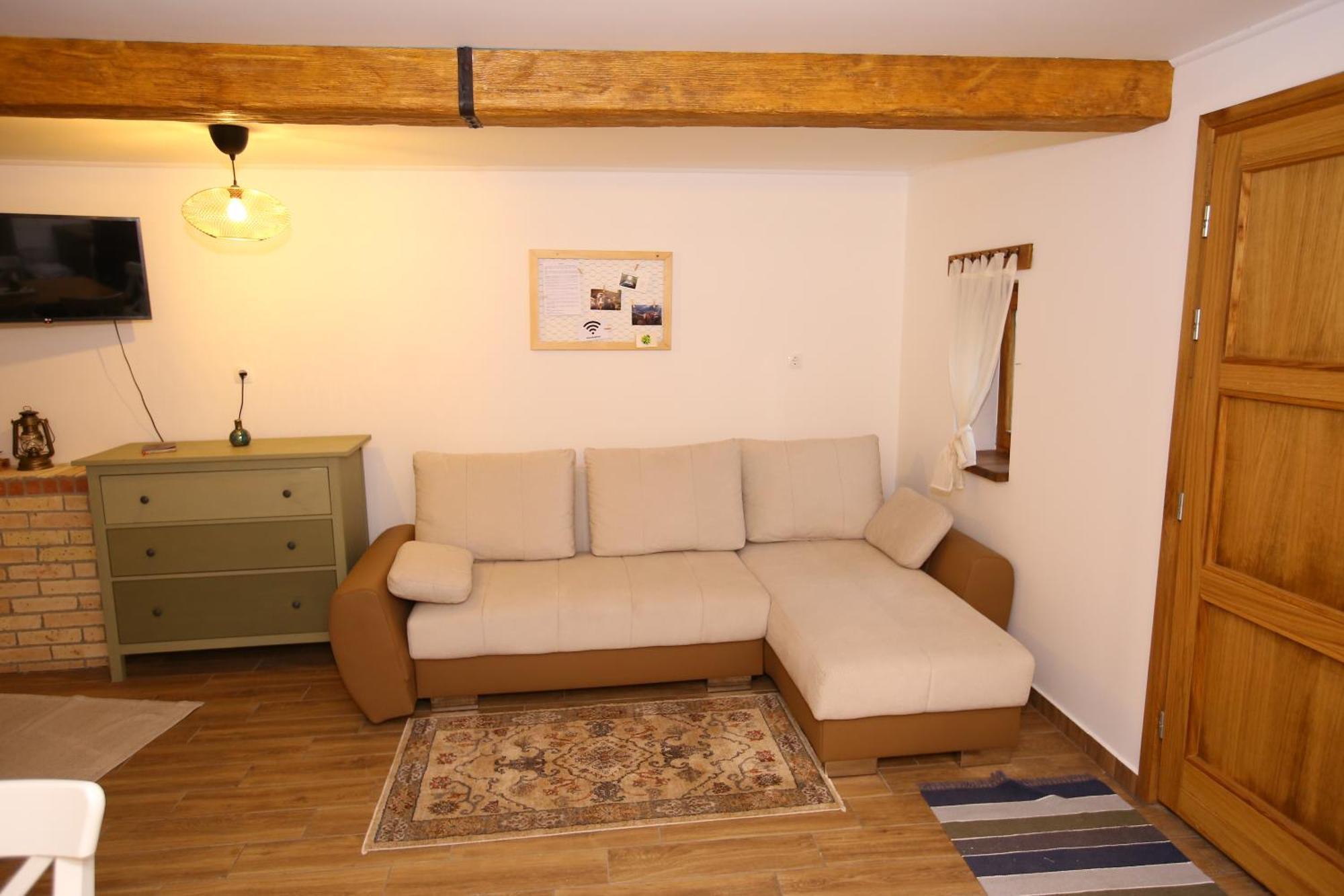 Goher Pince Es Vendeghaz Apartment Csaszartoltes Exterior foto