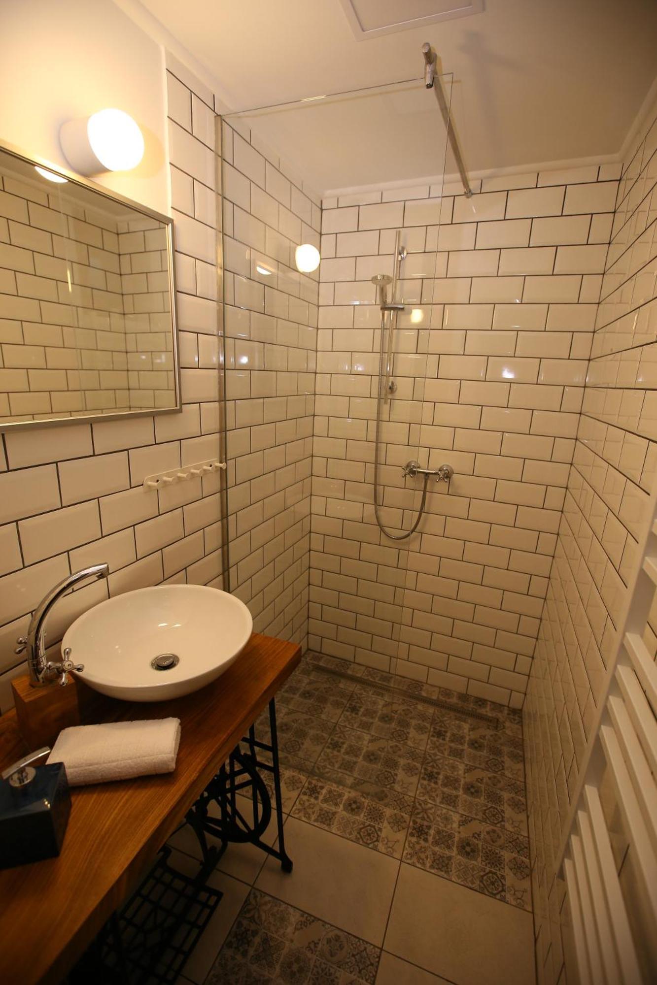 Goher Pince Es Vendeghaz Apartment Csaszartoltes Exterior foto